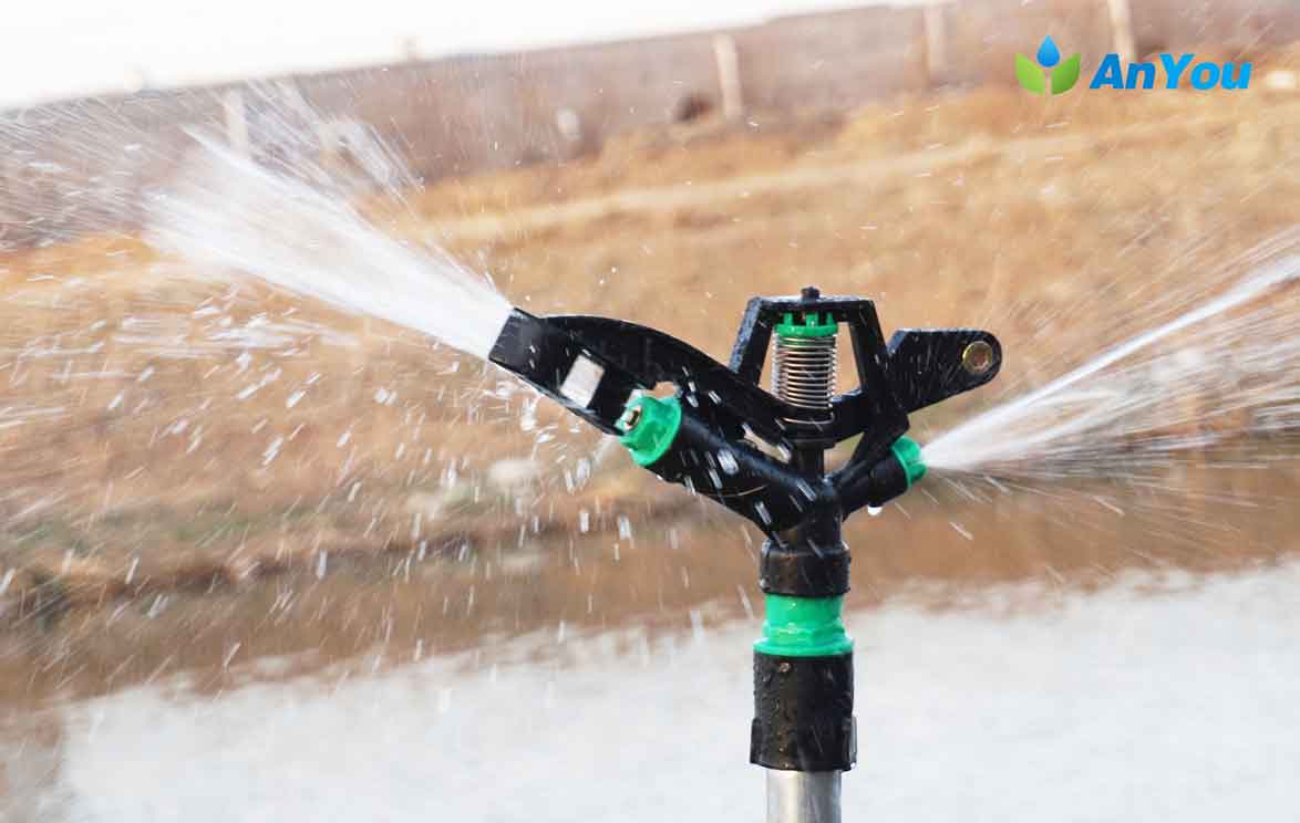 2-nozzle-plastic-sprinkler